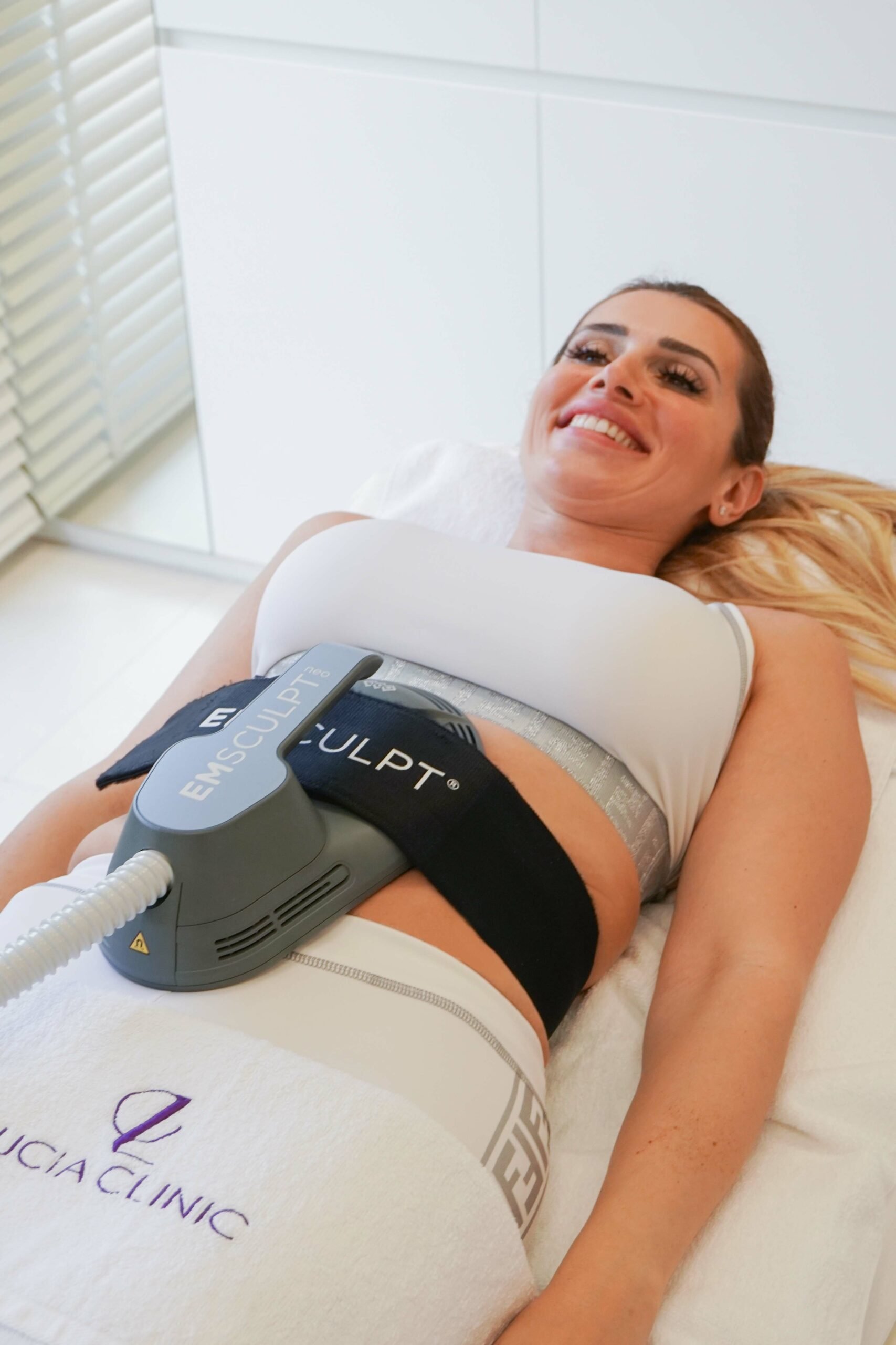 During 3 months after the last session, the general appearance of muscles continues to improve so we can conclude that the results of EmSculpt NEO treatments are long-lasting.