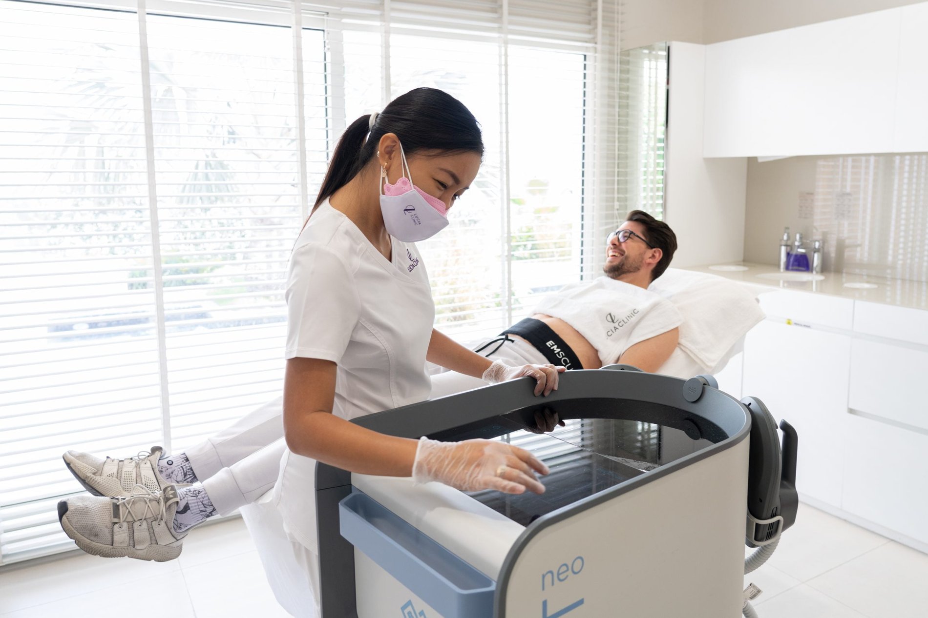 Superb body sculpting, Lucia Clinic EmSculpt NEO for men - melt stubborn fat deposits and define muscle groups simultaneously with this exclusive treatment.